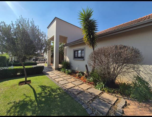 4 BEDROOM HOUSE FOR SALE IN VANDERBIJLPARK SE 8
